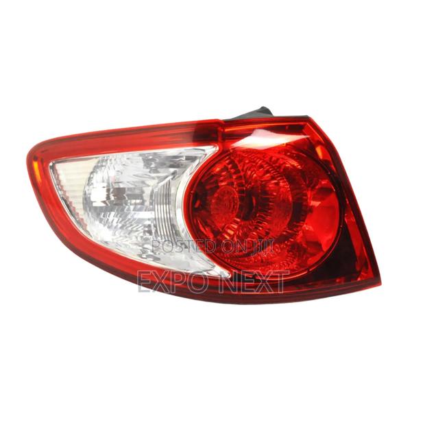 Hyundai Santa Fe Taillight Pair 2010 photo 2