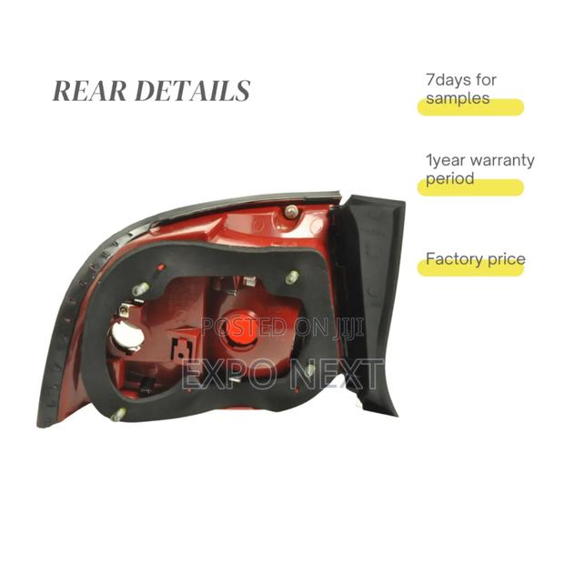 Hyundai Santa Fe Taillight Pair 2010 photo 4