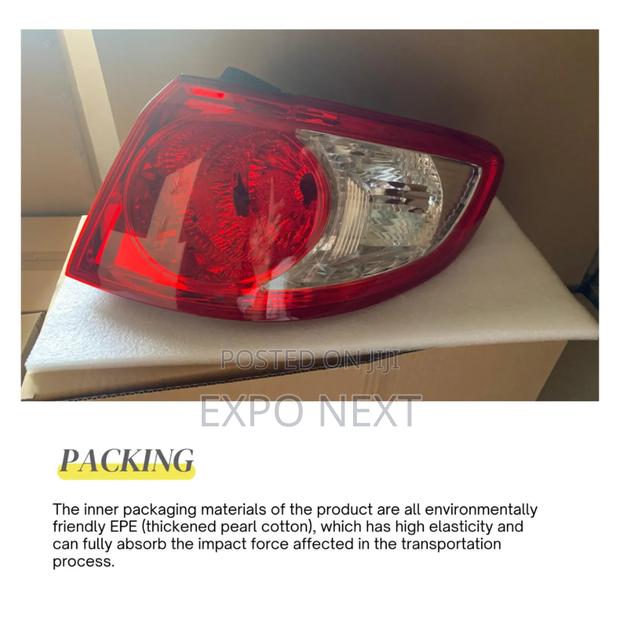 Hyundai Santa Fe Taillight Pair 2010 photo 6