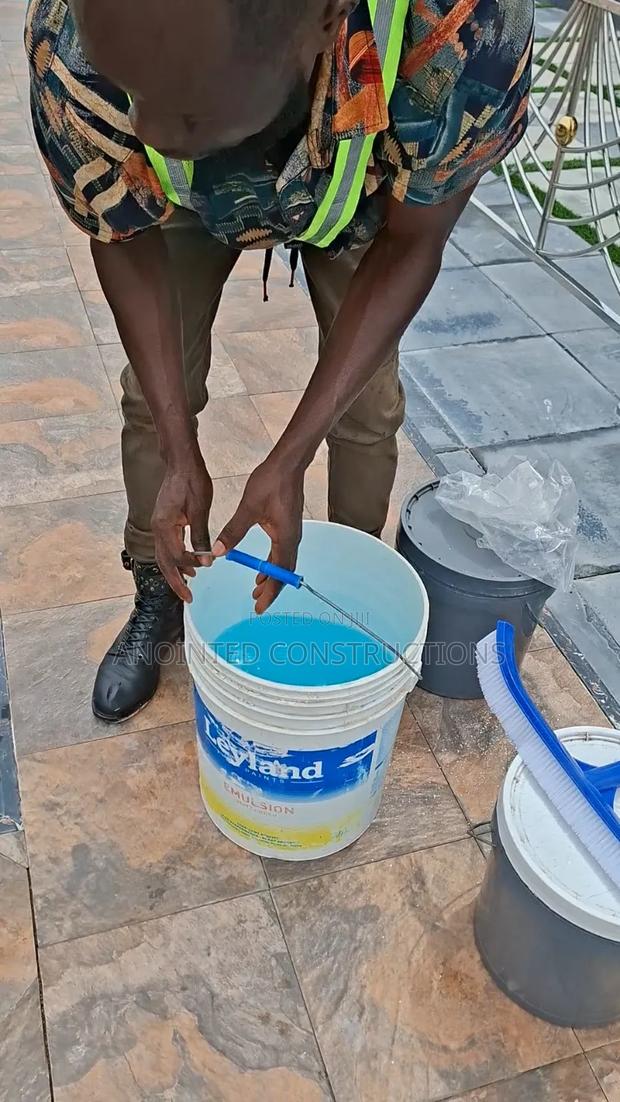 Swimming Pool Water Treatment Expert · Photo 4
