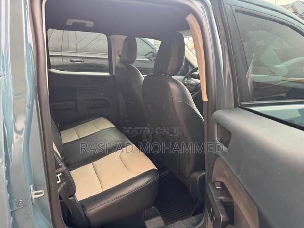 Ford Maverick 2022 Blue