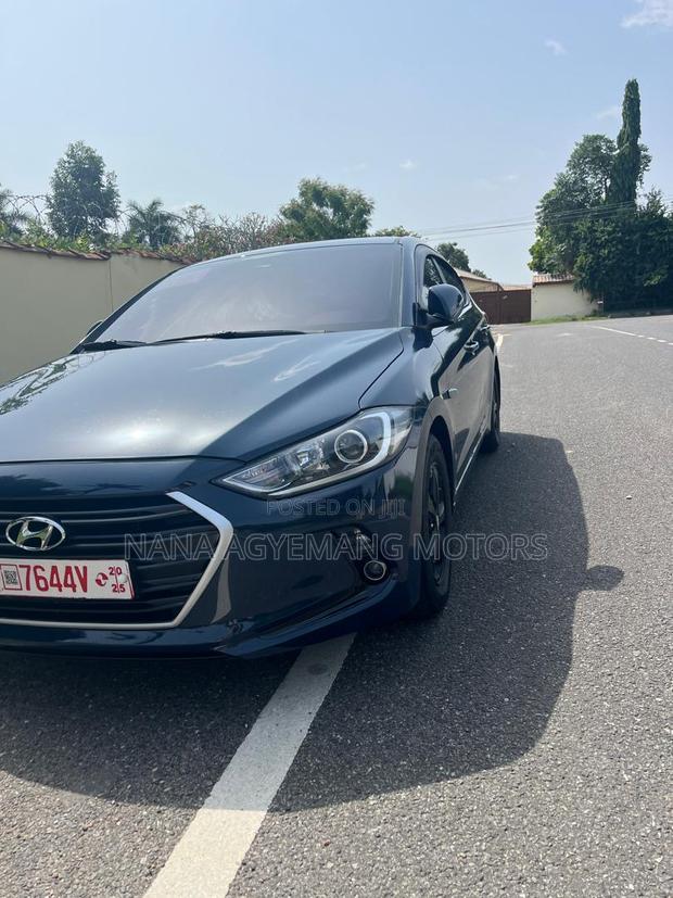 Hyundai Elantra SE Sedan FWD (2.0L 4cyl 6M) 2017 Blue