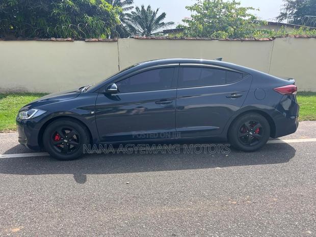 Hyundai Elantra SE Sedan FWD (2.0L 4cyl 6M) 2017 Blue