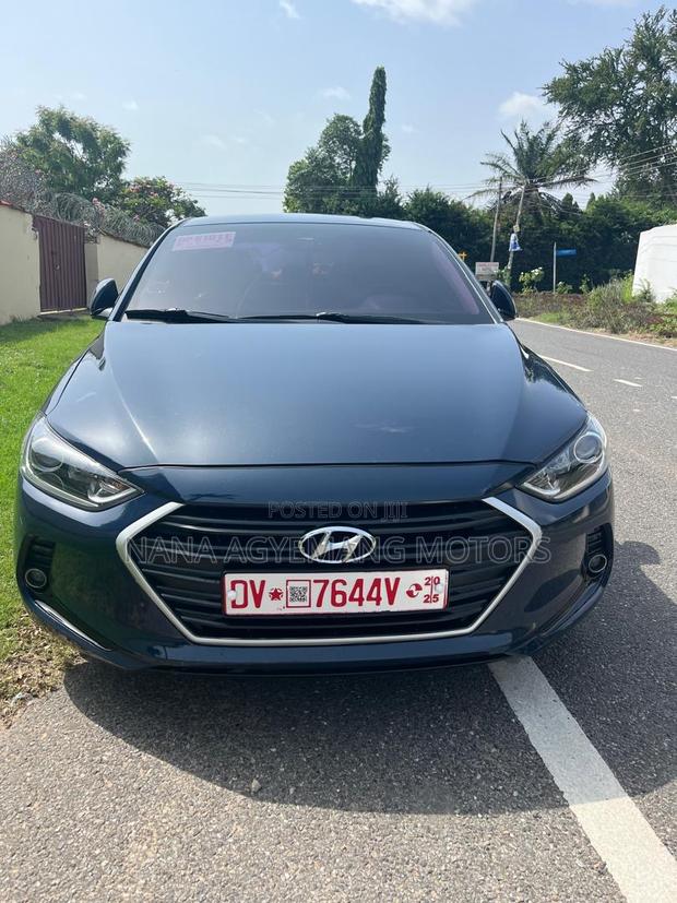 Hyundai Elantra SE Sedan FWD (2.0L 4cyl 6M) 2017 Blue