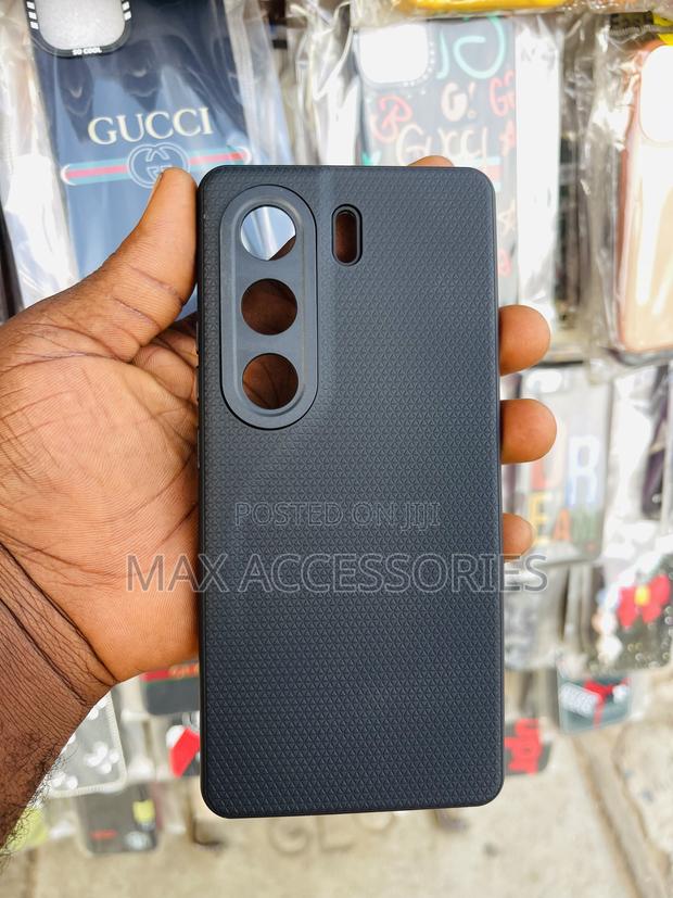 Tecno Camon 40 and Camon 40 Pro Cover · Photo 4