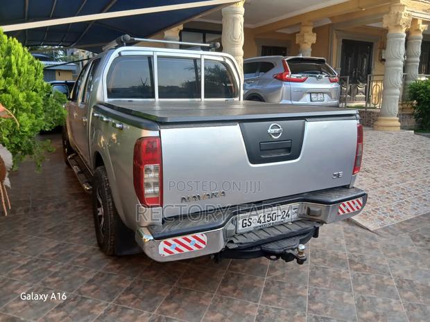 Nissan Navara 2014 Silver photo 3