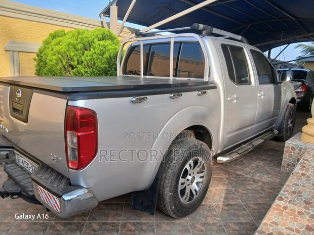 Nissan Navara 2014 Silver photo 4