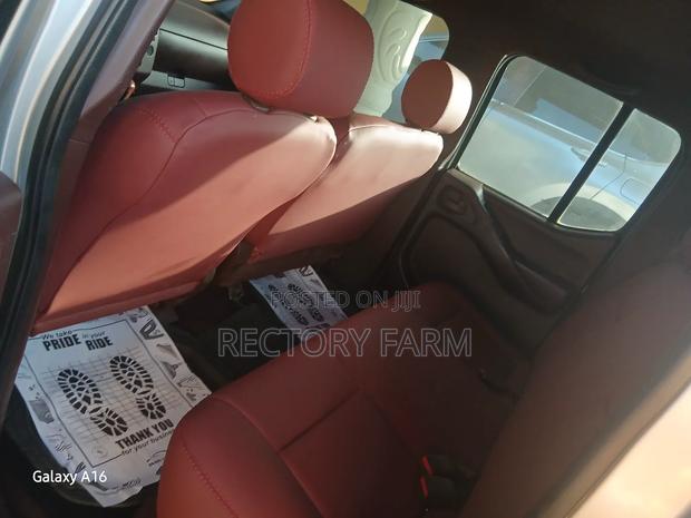 Nissan Navara 2014 Silver photo 6