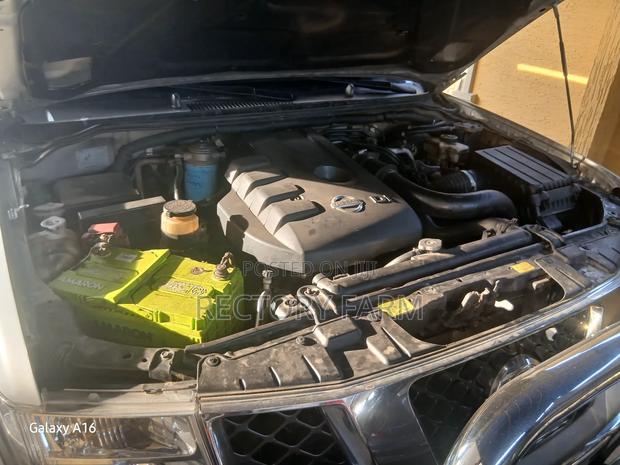 Nissan Navara 2014 Silver photo 7