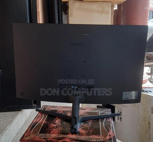 Samsung 32 Edgeless Curved Monitor photo 2