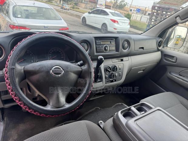 Nissan Caravan (Urvan) 2015 White photo 6