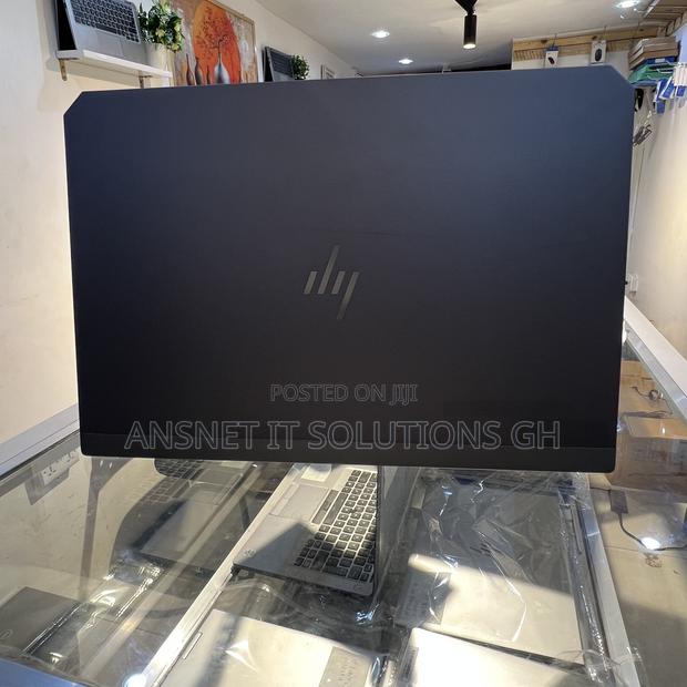 New Laptop HP ZBook Studio 16GB Intel Core I5 SSD 512GB photo 3
