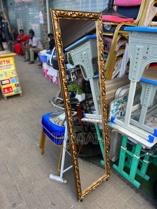 Standing Mirror · Photo 2