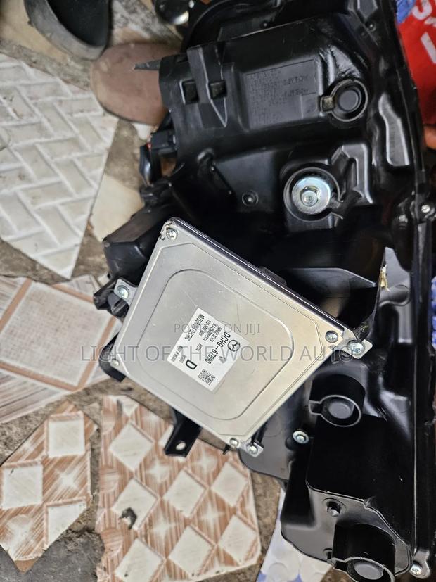 Maza Cx-30 Headlight 2024 Right Side With Charger