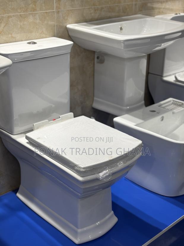 Square Watercloset Short Pedestal Hanging Basin