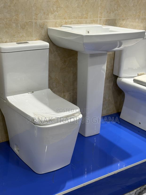Square Watercloset Short Pedestal Hanging Basin photo 2