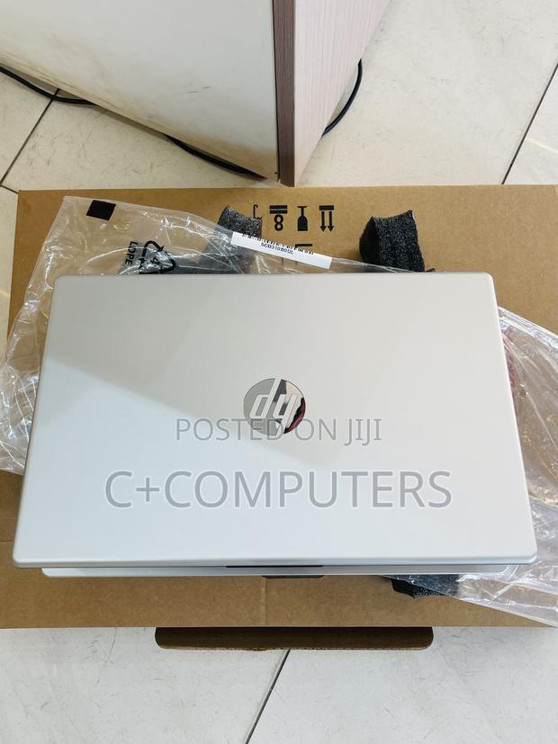 New Laptop HP 14-Ep0063 12GB Intel Core I3 SSD 512GB photo 3