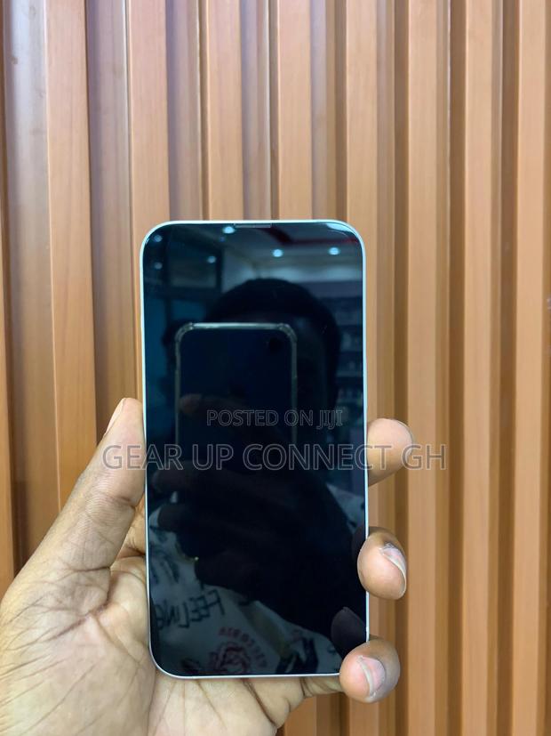 Apple iPhone 13 256 GB White photo 3