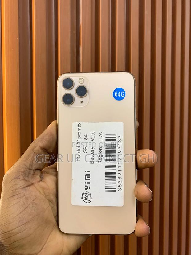Apple iPhone 11 Pro Max 64 GB photo 2