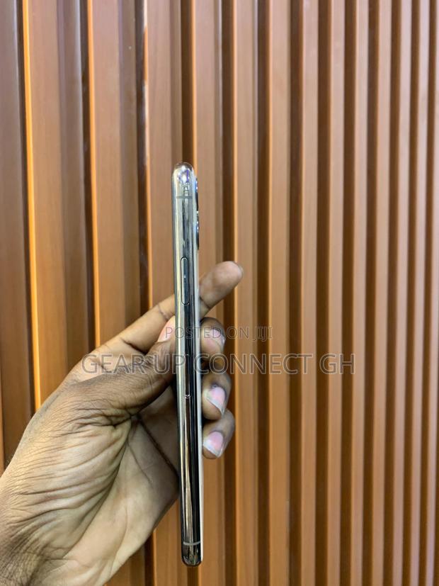 Apple iPhone 11 Pro Max 64 GB photo 3