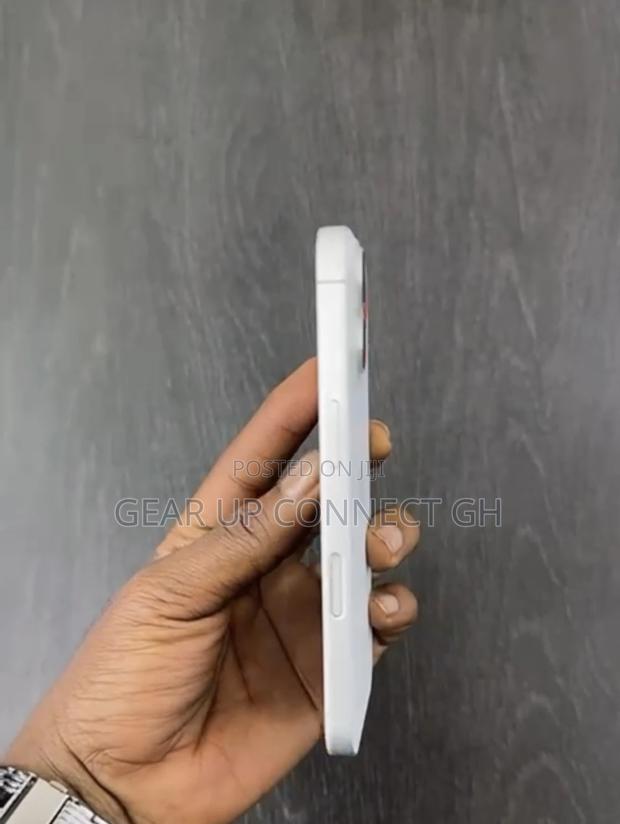 Apple iPhone 16 256 GB White photo 3