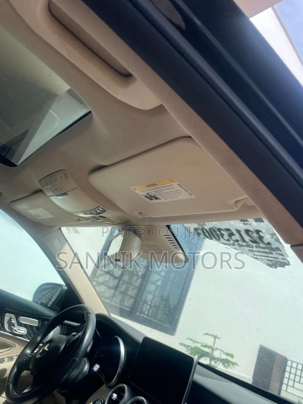 Mercedes-Benz C300 2017 Black