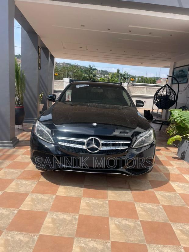 Mercedes-Benz C300 2017 Black