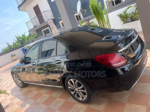 Mercedes-Benz C300 2017 Black