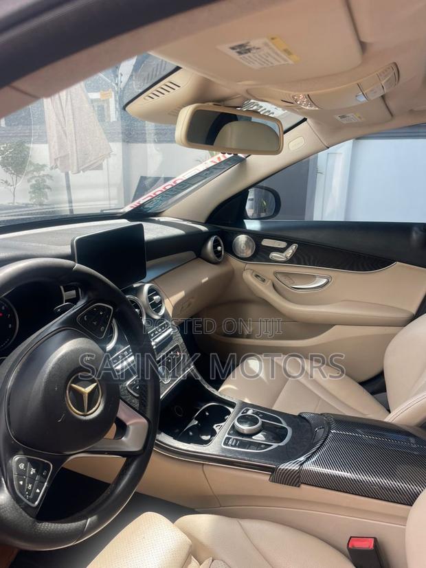 Mercedes-Benz C300 2017 Black