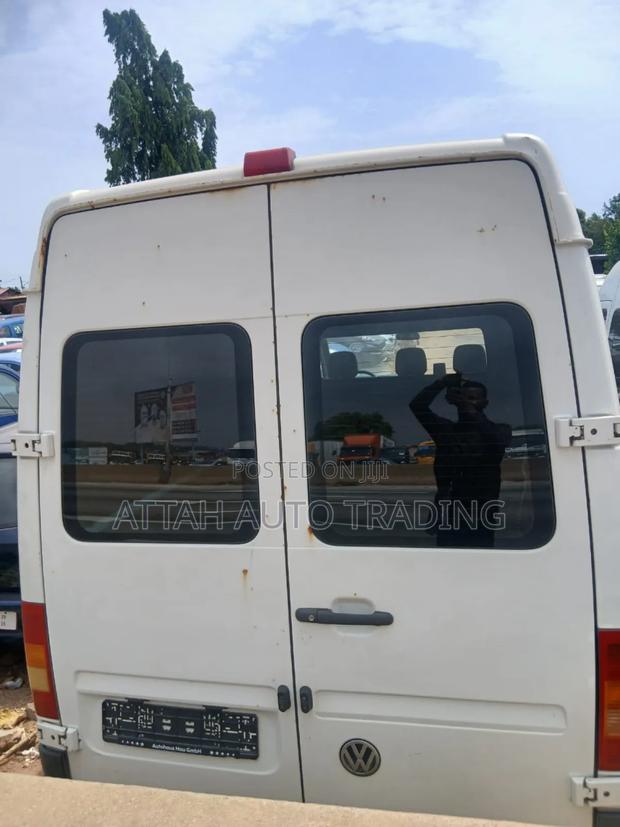 Volkswagen LT 2000 White photo 4