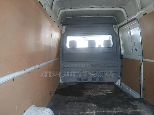 Volkswagen LT 2000 White photo 6