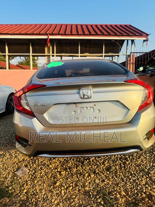 Honda Civic EX Sedan 2019 Silver