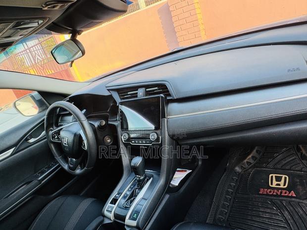 Honda Civic EX Sedan 2019 Silver