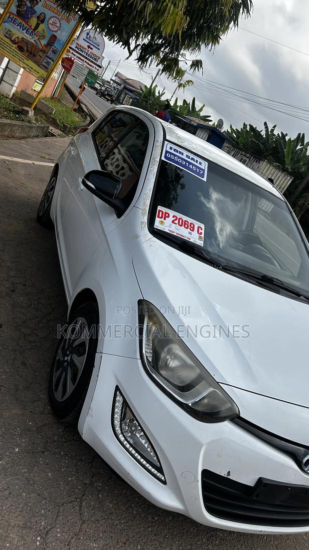 Hyundai i20 1.2 Kappa Petrol with Dual VTVT (MT) 2014 White photo 3