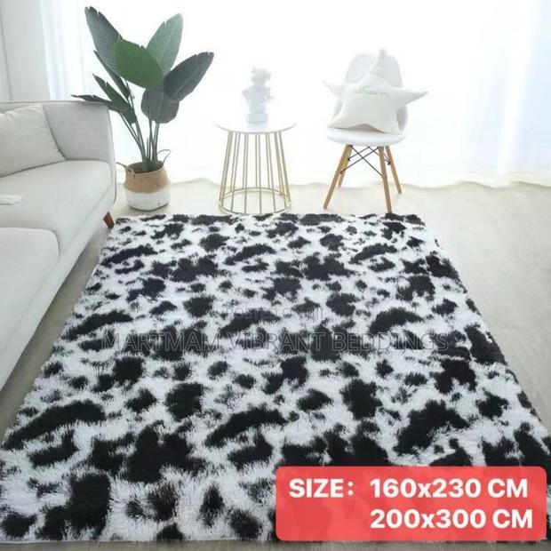 High-Quality Fluffy Carpets · Photo 1
