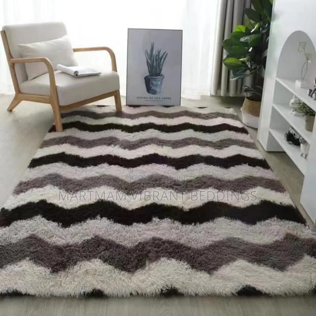High-Quality Fluffy Carpets · Photo 3
