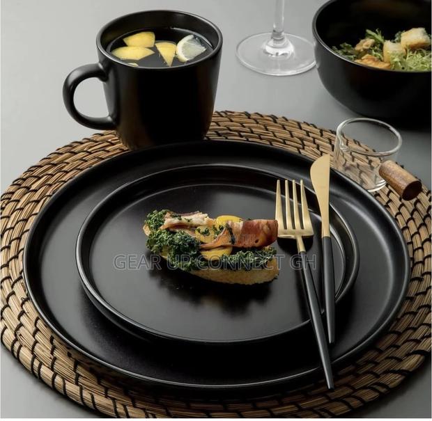 16-Pieces Dinnerware Set photo 2