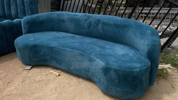 Blue Velvet Material Modern Sofa Is Very Comfortable and Made to Last photo 2