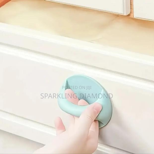 Adhesive Handles For Toilet Lids, Drawers Cabinets photo 5