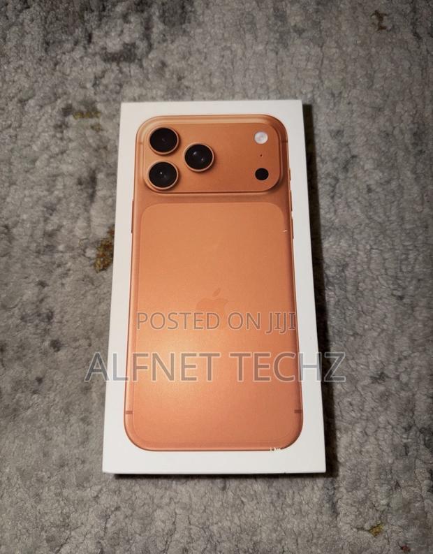 Apple iPhone 17 Pro Max 256 GB Orange · Photo 2