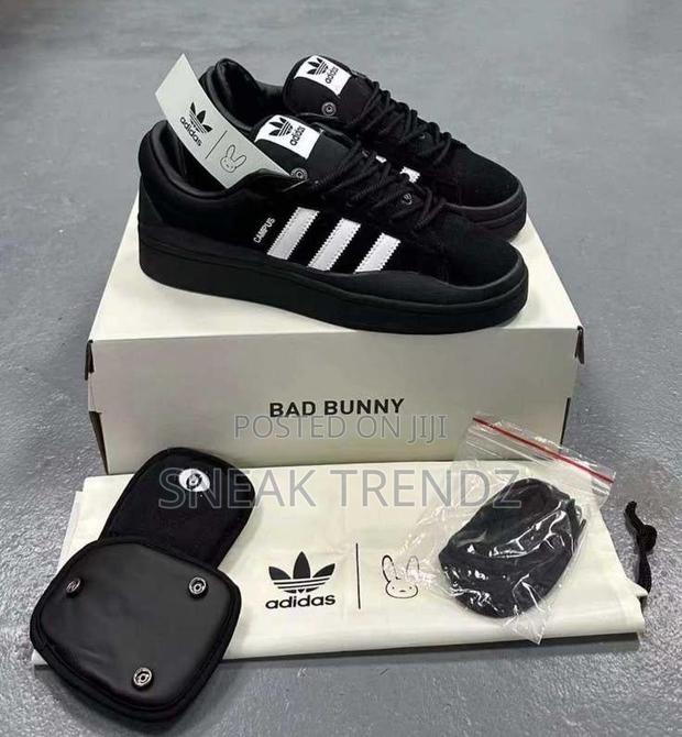 Adidas Bad Banny Og Black White · Photo 3