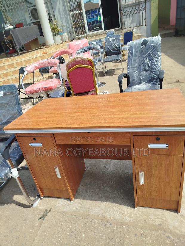 Neat Office Table · Photo 2