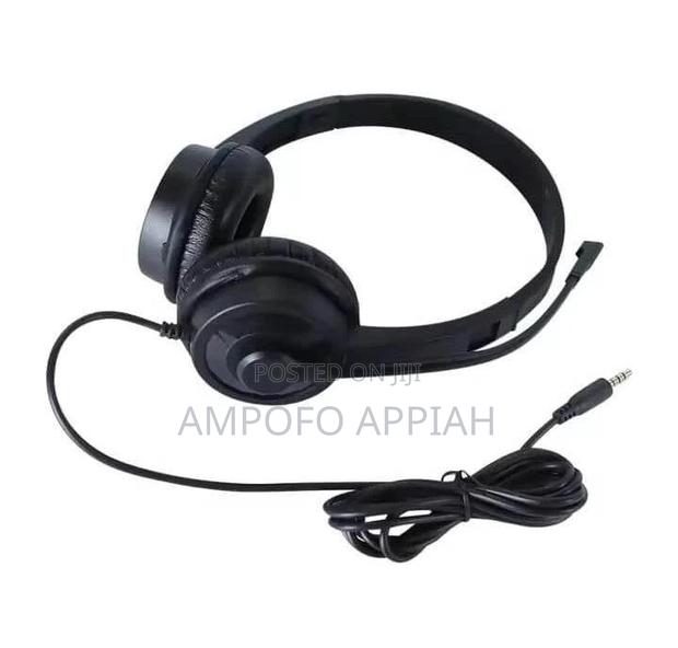 Headset With Microphone · Photo 3