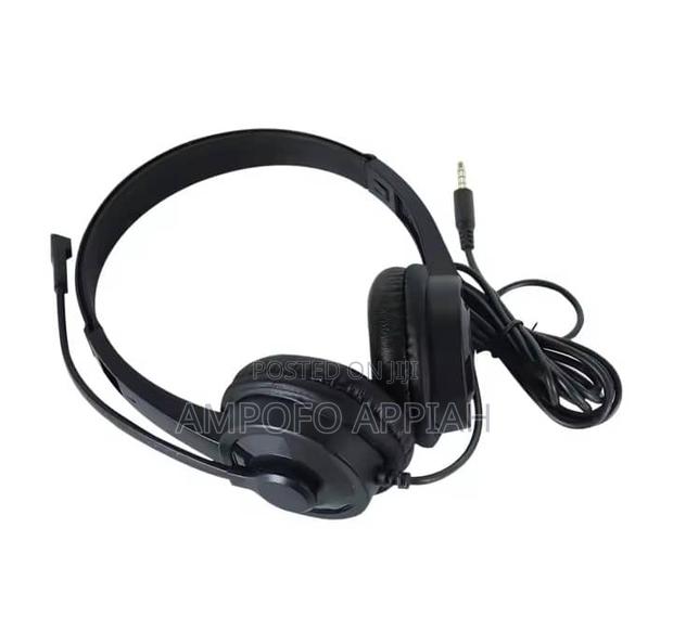 Headset With Microphone · Photo 4