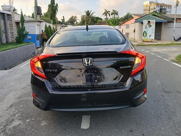 Honda Civic Touring 4dr Sedan (1.5L 4cyl) 2016 Black photo 7