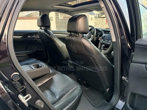 Honda Civic Touring 4dr Sedan (1.5L 4cyl) 2016 Black photo 8