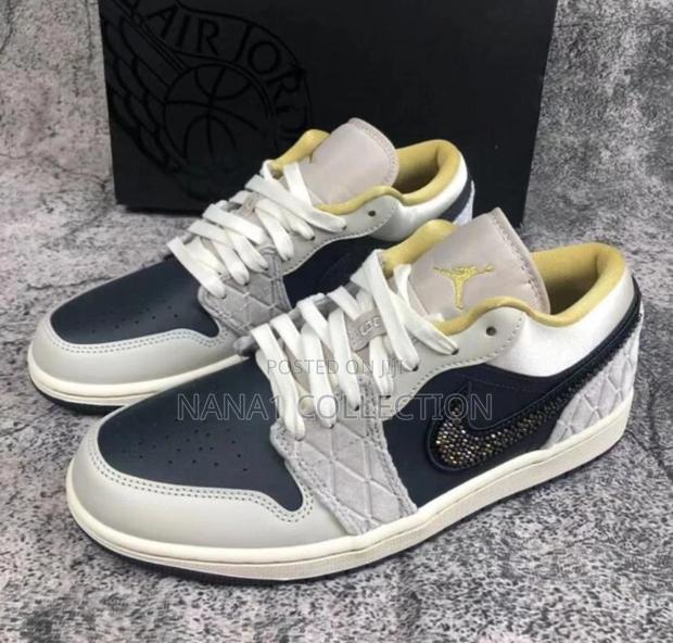 Air Jordan 1 Low “Beeded Swoosh” Sneakers · Photo 3