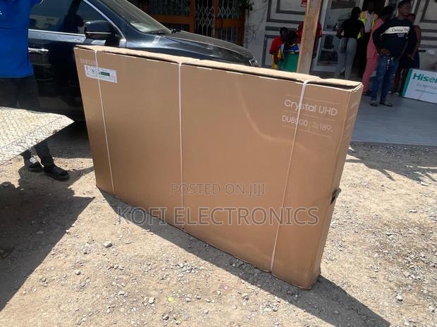The Samsung Infinity Screen Du8000 Feel the Future in Your Living Room · Photo 3