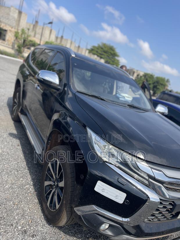 Mitsubishi Montero Sport 2017 Black