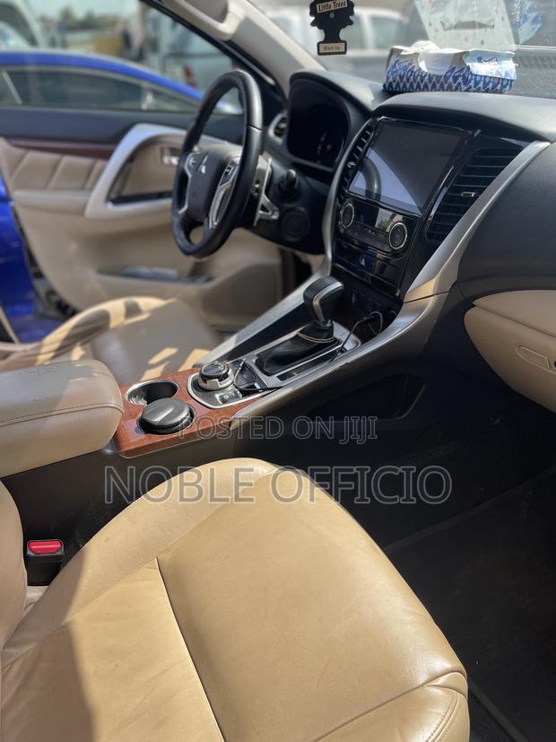 Mitsubishi Montero Sport 2017 Black